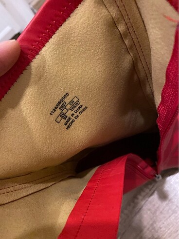 39 Beden Bershka çizme
