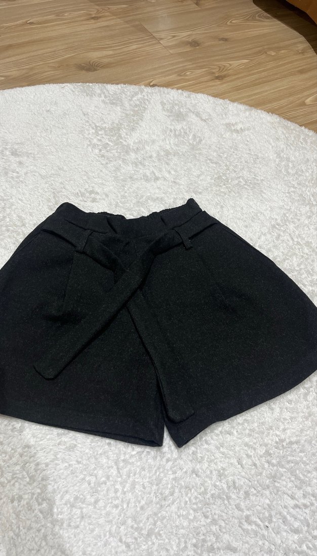 Kemerli Siyah Kadın Mini Şort - Görsel 2