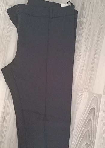 Aker Kadın Siyah Midi Kumaş Pantolon