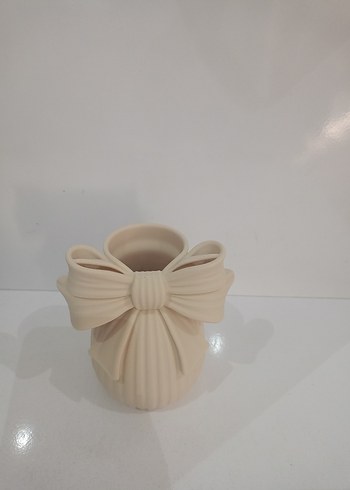 Fiyonk Detaylı Bej Vazo - Görsel 2