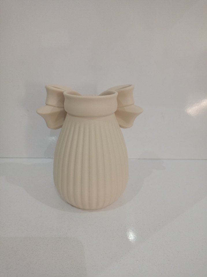 Fiyonk Detaylı Bej Vazo - Görsel 3