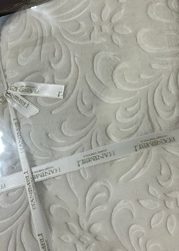 Kırık Beyaz YATAK ÖRTÜSÜ SETİ - Görsel 5