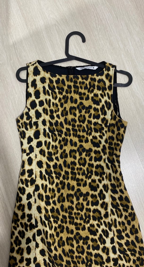 Kahverengi Leopar Desenli Kolsuz Midi Elbise - Görsel 2