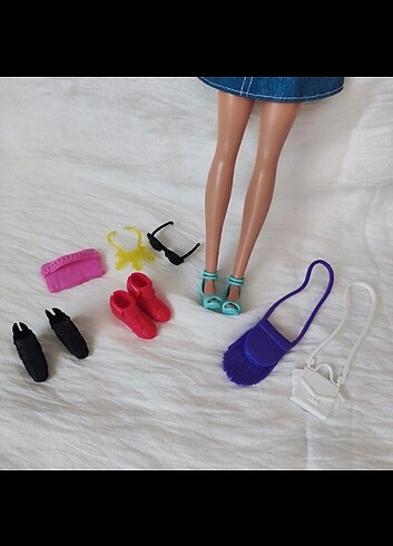  Beden Barbie ve eşyaları