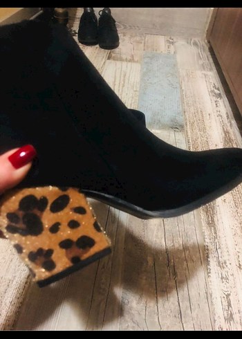 Kahverengi Leopar Desenli Süet Topuklu Bot - Görsel 2