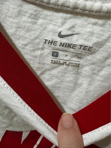 s Beden Nike tişört