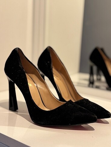 Siyah stiletto
