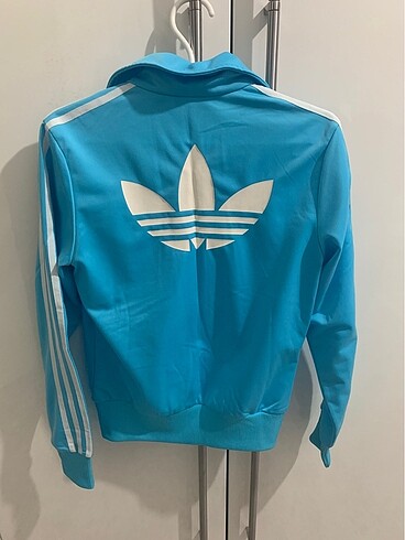 38 Beden mavi Renk Orjinal Adidas ceket