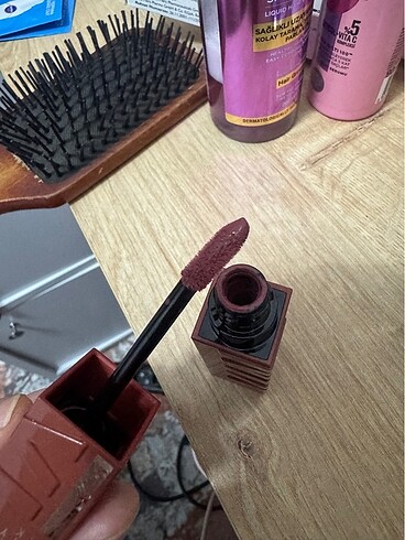 Beden kahverengi Renk Maybelline Ruj