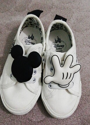 Mickey Mouse'lu Zara bebek ayakabı