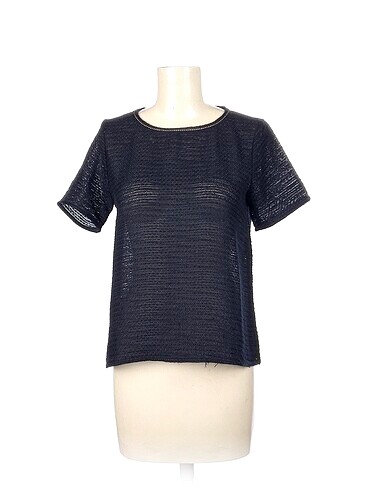 Mango T-shirt %70 İndirimli.