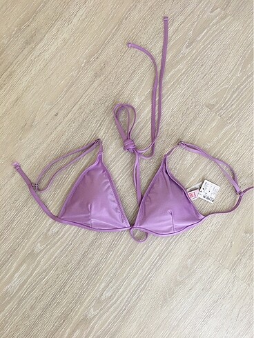 Lila bikini üstü