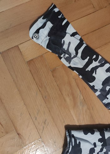 Gri Kamuflaj Desenli Kısa Kadın Ceket takim - Görsel 3