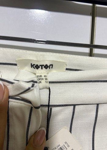 Beyaz Çizgili Kadın Midi Kumaş Pantolon - Görsel 3