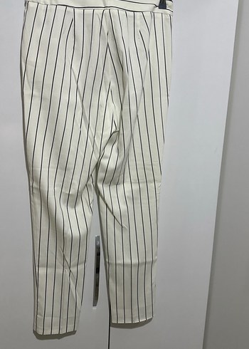 Beyaz Çizgili Kadın Midi Kumaş Pantolon - Görsel 4