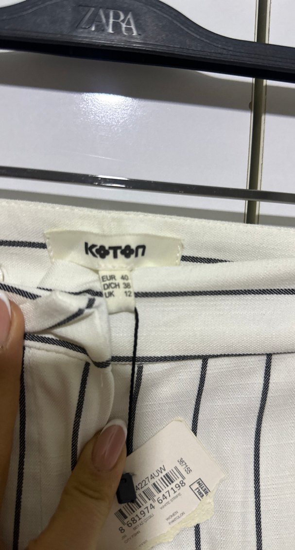 Beyaz Çizgili Kadın Midi Kumaş Pantolon - Görsel 3