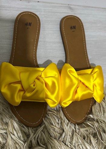 Saten Fiyonk Detaylı Sarı Kadın Terlik - Görsel 2