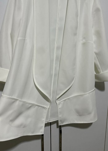 Beyaz Kadın Ofis Blazeri, Kısa Kollu, Düğmeli saten - Görsel 3