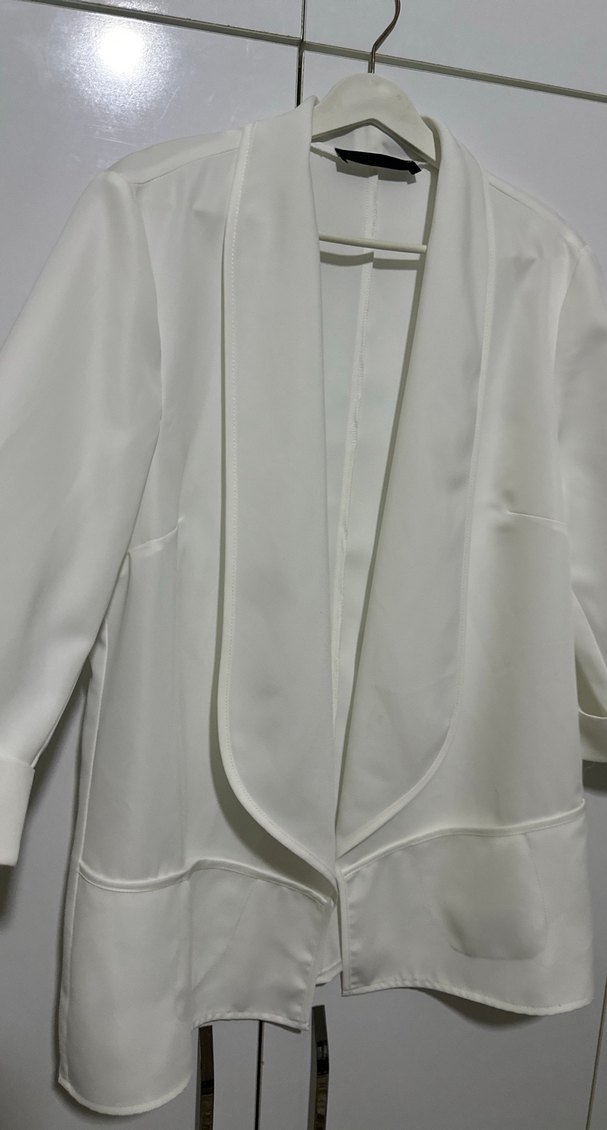 Beyaz Kadın Ofis Blazeri, Kısa Kollu, Düğmeli saten - Görsel 4