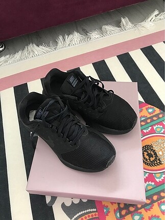 Nike spor ayakkabı