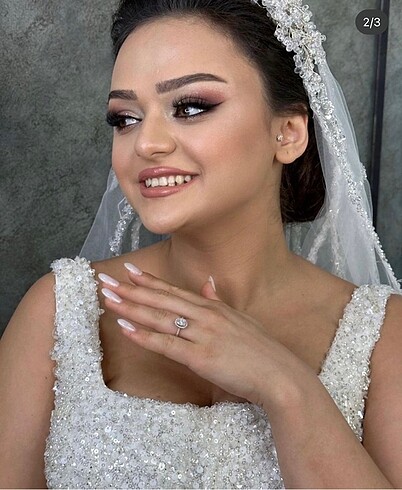 Tasarımcı İşlemeli duvak