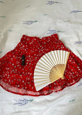 Çiçek Desenli Kırmızı Pilili Mini Etek