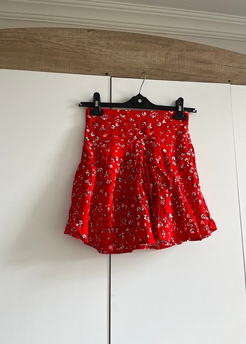 Diğer Çiçek Desenli Kırmızı Pilili Mini Etek