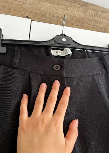 l Beden Siyah Kemerli Kadın Kumaş Pantolon