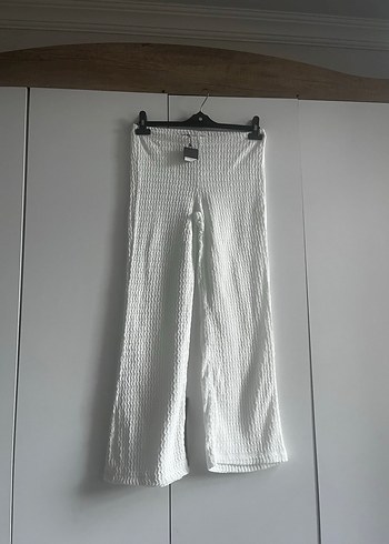 Beyaz Pilili Midi Kumaş Pantolon