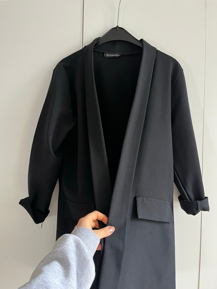 Siyah Kadın Midi Blazer - Minimalist Stil - Görsel 2