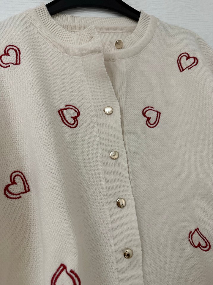 Nakışlı Düğmeli Beyaz Triko Hırka - Görsel 5