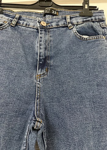 Bel Detaylı Mavi Midi Boy Kadın Kot Pantolon - Görsel 4