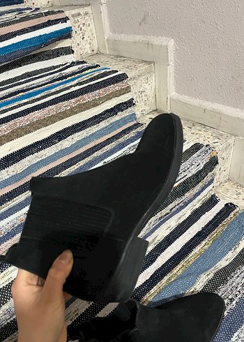 Siyah Süet Kadın Blok Topuklu Bot - Görsel 4