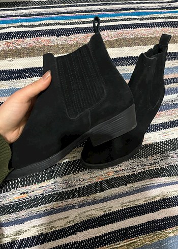 Siyah Süet Kadın Blok Topuklu Bot - Görsel 2