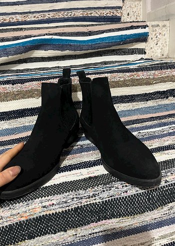 Siyah Süet Kadın Blok Topuklu Bot - Görsel 3