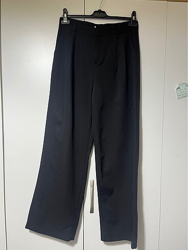 Yeni siyah pantolon