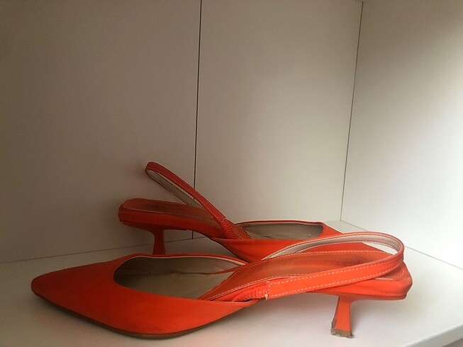 ZARA MODEL TOPUKLU