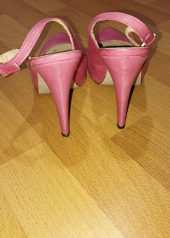 37 Beden Pembe Deri Tokalı Yüksek Topuklu Stiletto