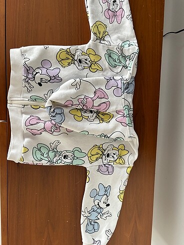 4 Yaş Beden Zara 3-4 yaş Disney serisi kız çocuk sweatshirt