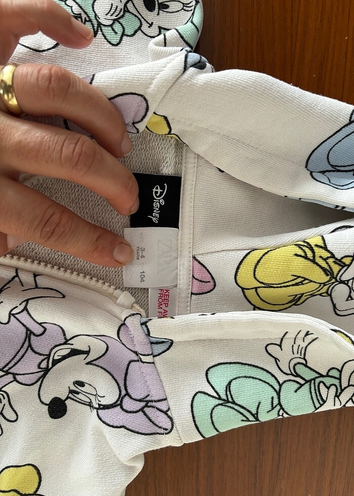 Zara 3-4 yaş Disney serisi kız çocuk sweatshirt - Görsel 4