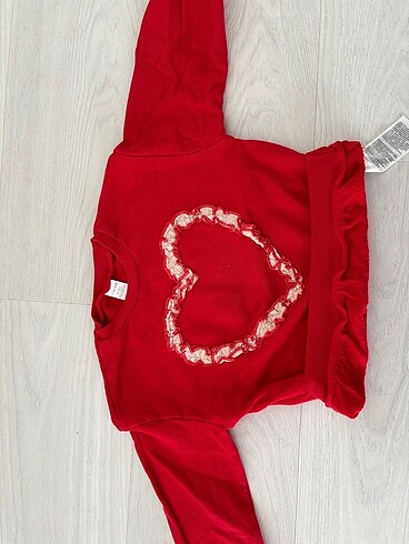 4 Yaş Beden Lc Waikiki Kırmızı Kalpli Sweat