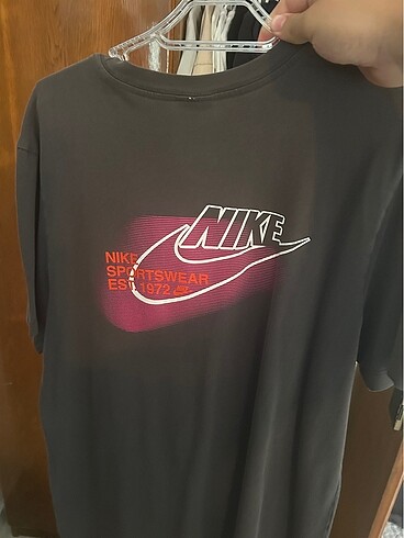 m Beden Nike tişört