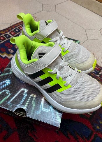 Adidas Erkek Çocuk Beyaz Renkli Cırtcırtlı Spor Ayakkabı - Görsel 3