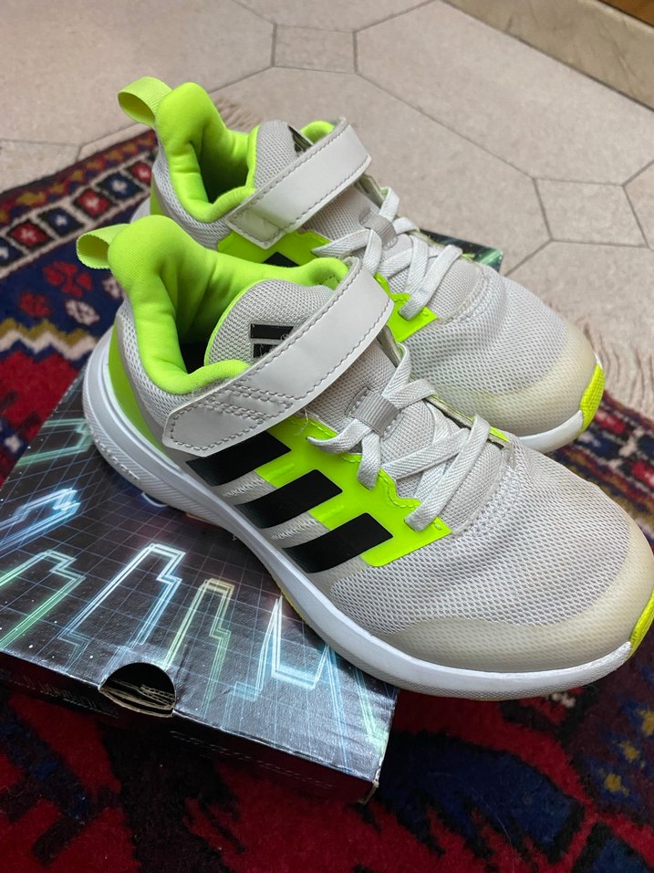 Adidas Erkek Çocuk Beyaz Renkli Cırtcırtlı Spor Ayakkabı - Görsel 3