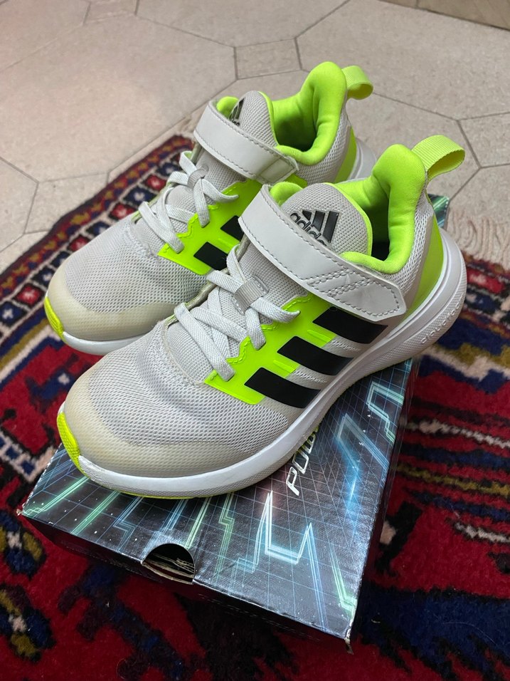 Adidas Erkek Çocuk Beyaz Renkli Cırtcırtlı Spor Ayakkabı - Görsel 2