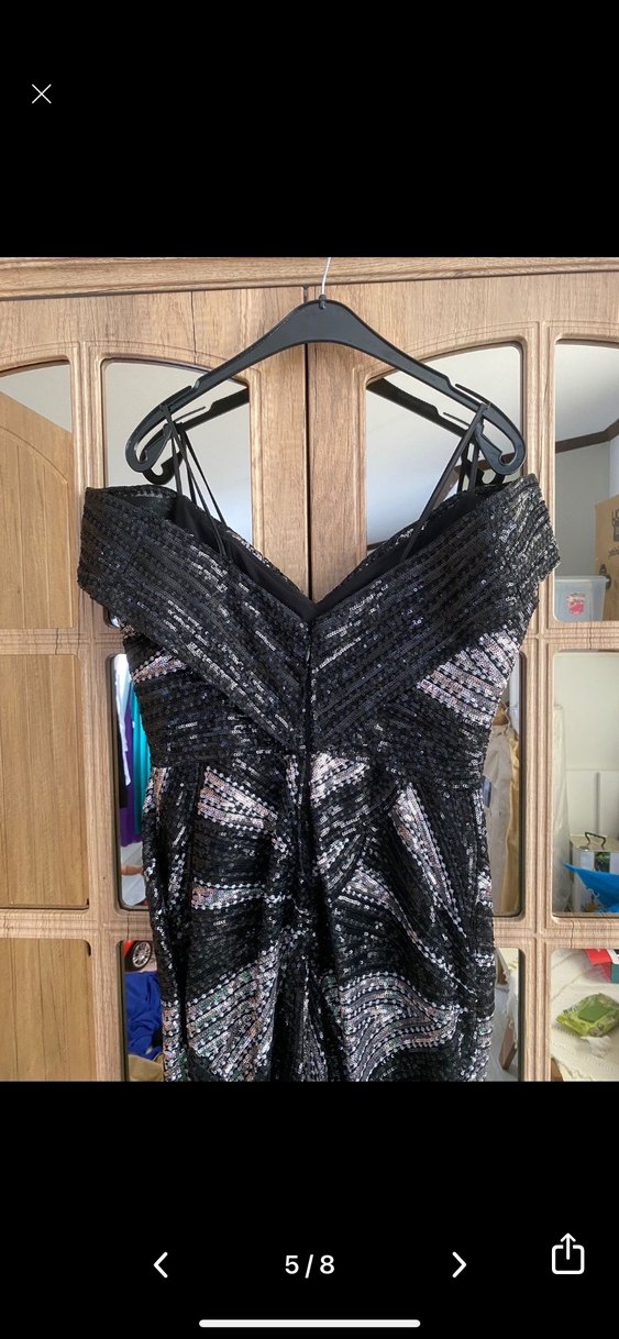 V Yaka Siyah Desenli Uzun Abiye Elbise - Görsel 5