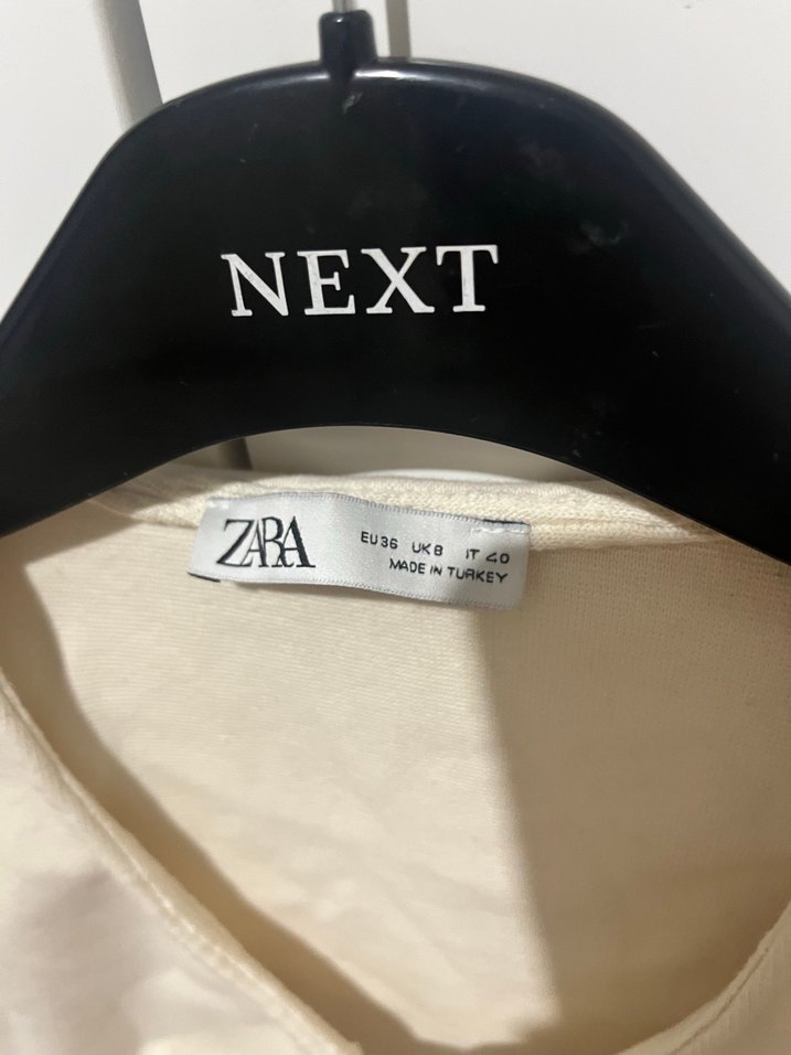 Zara Beyaz V Yaka Kısa Crop Top - Görsel 2