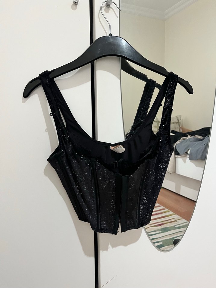 Dantel Detaylı Siyah Gotik Mini Büstiyer - Görsel 4