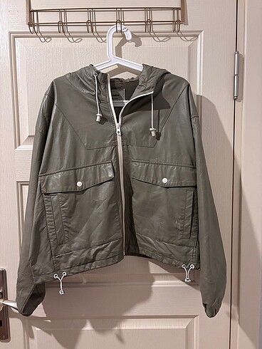 Pull and bear yağmurluk