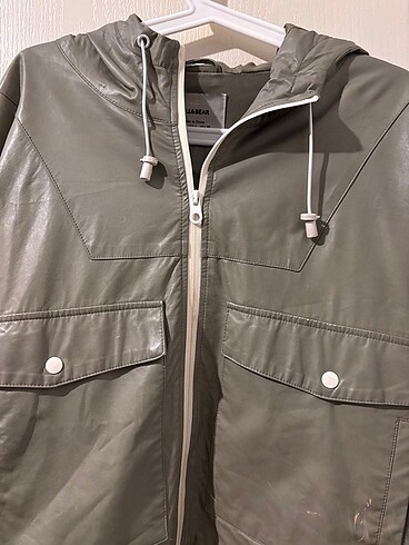 l Beden Pull and bear yağmurluk